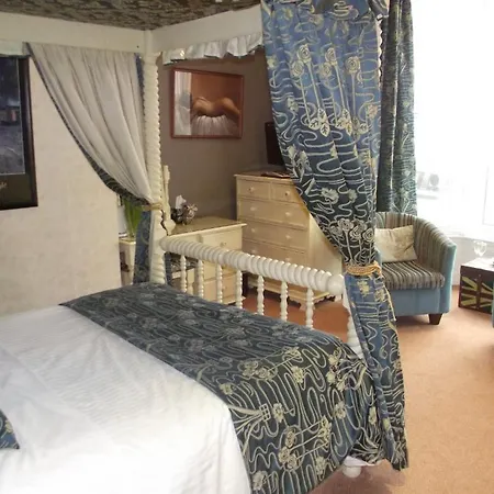 House 4*