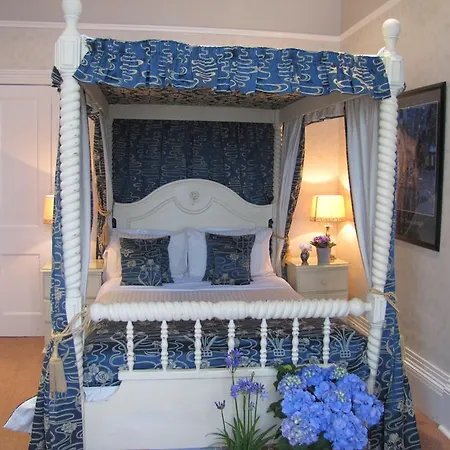 House 4*
