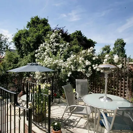 Guest house House